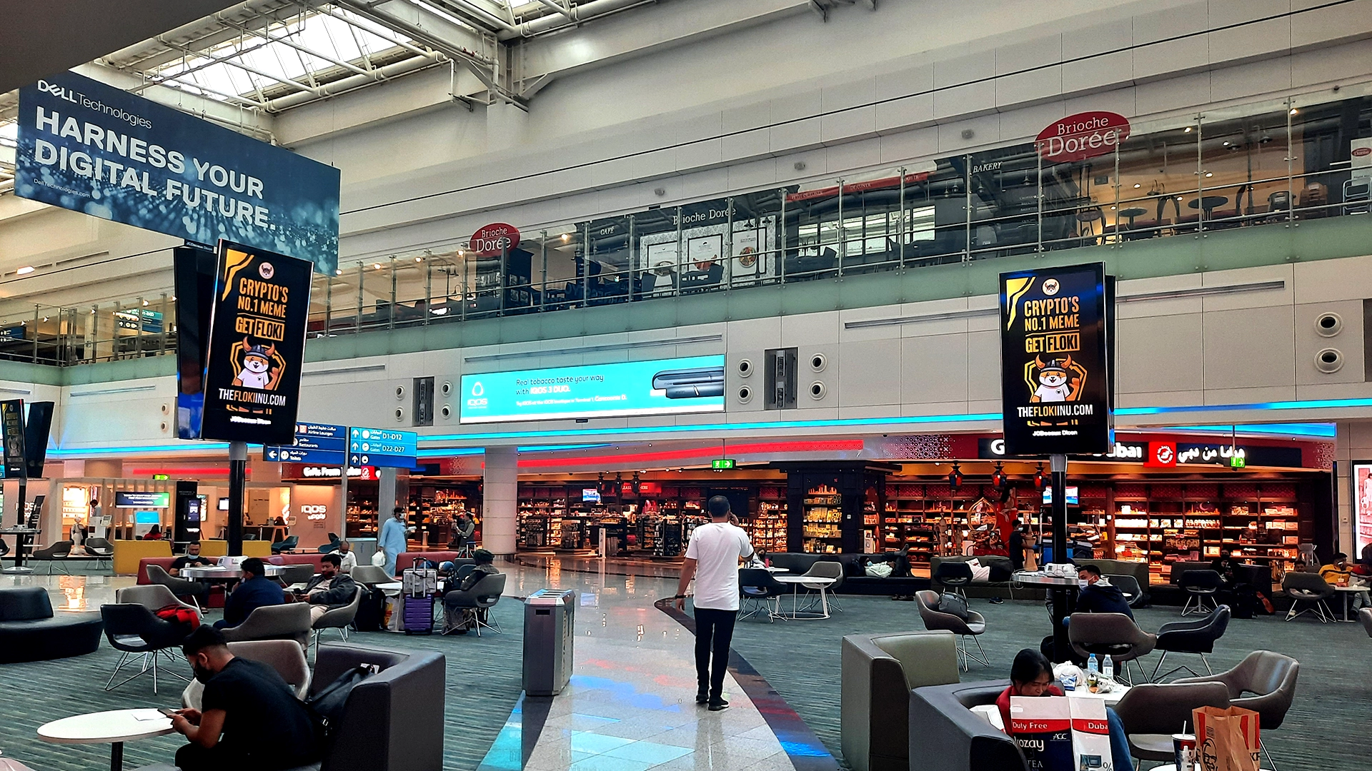 Localised, bilingual creatives tailored to Dubai’s audience by Floki in Dubai International Airport