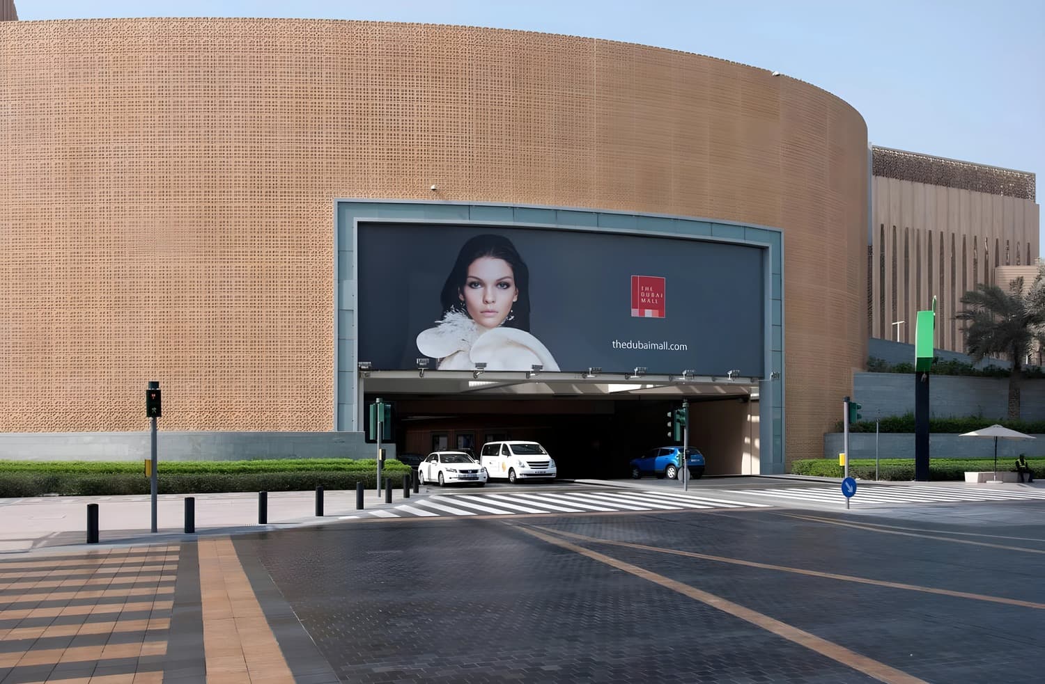 Maximizing Brand Impact: Mall Advertising During Ramadan in the UAE